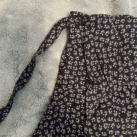 Brandy Melville genevive wrap skirt - Picture 3 of 6